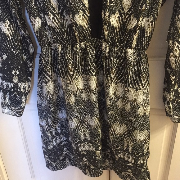 Charlie Jade snake print long sleeve dress - Picture 3 of 4